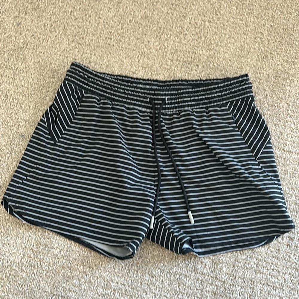 Black and gray striped athletic Shorts M